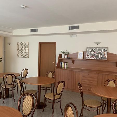 Hotel Tiffany Rimini Extérieur photo
