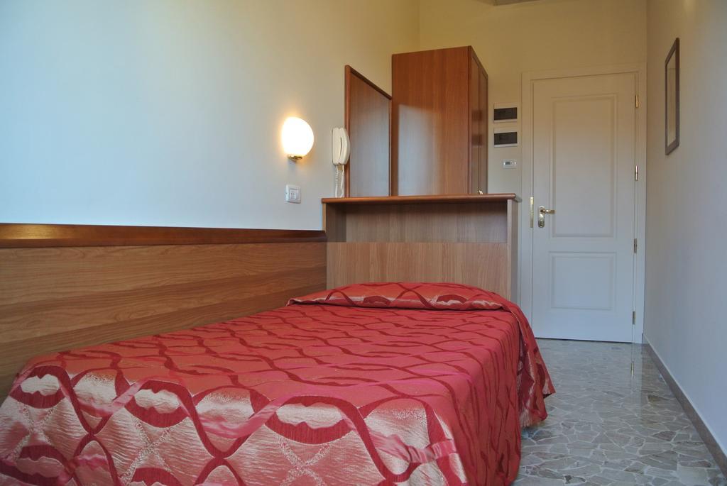 Hotel Tiffany Rimini Chambre photo