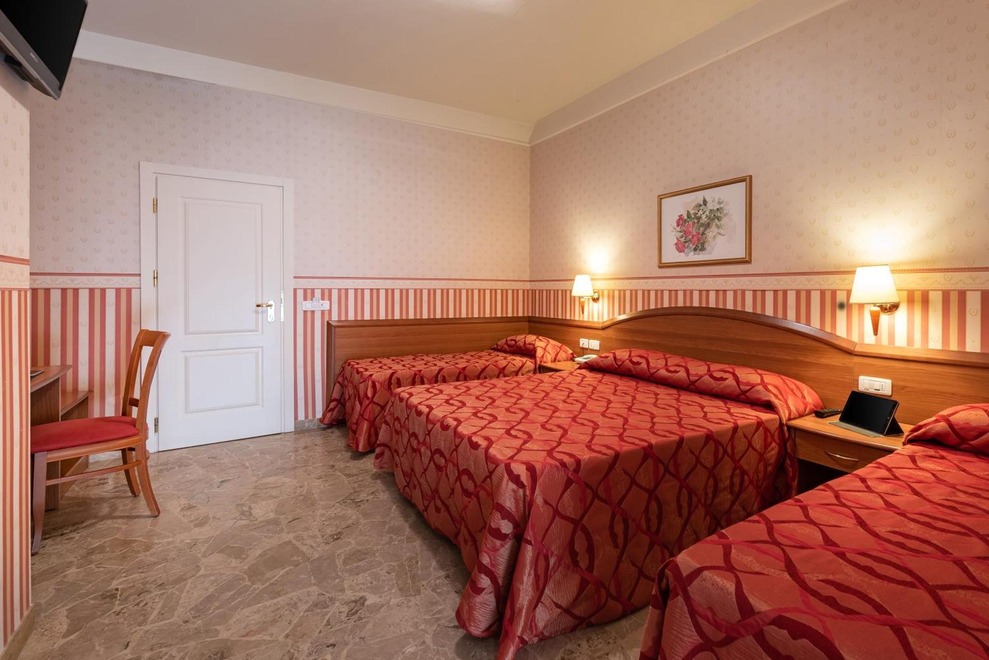 Hotel Tiffany Rimini Extérieur photo