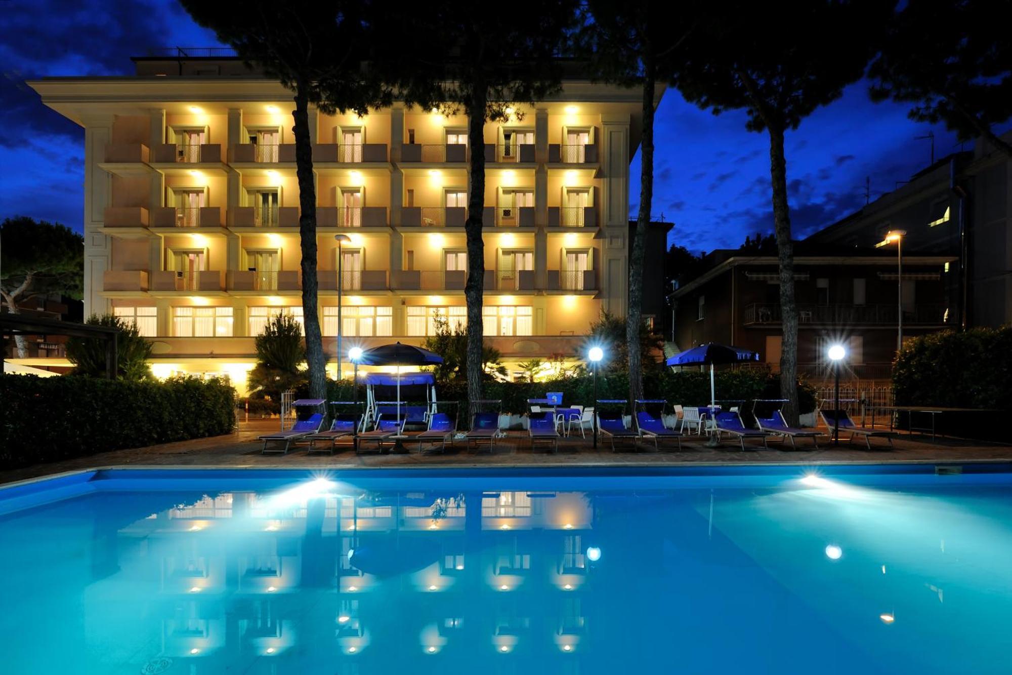 Hotel Tiffany Rimini Extérieur photo