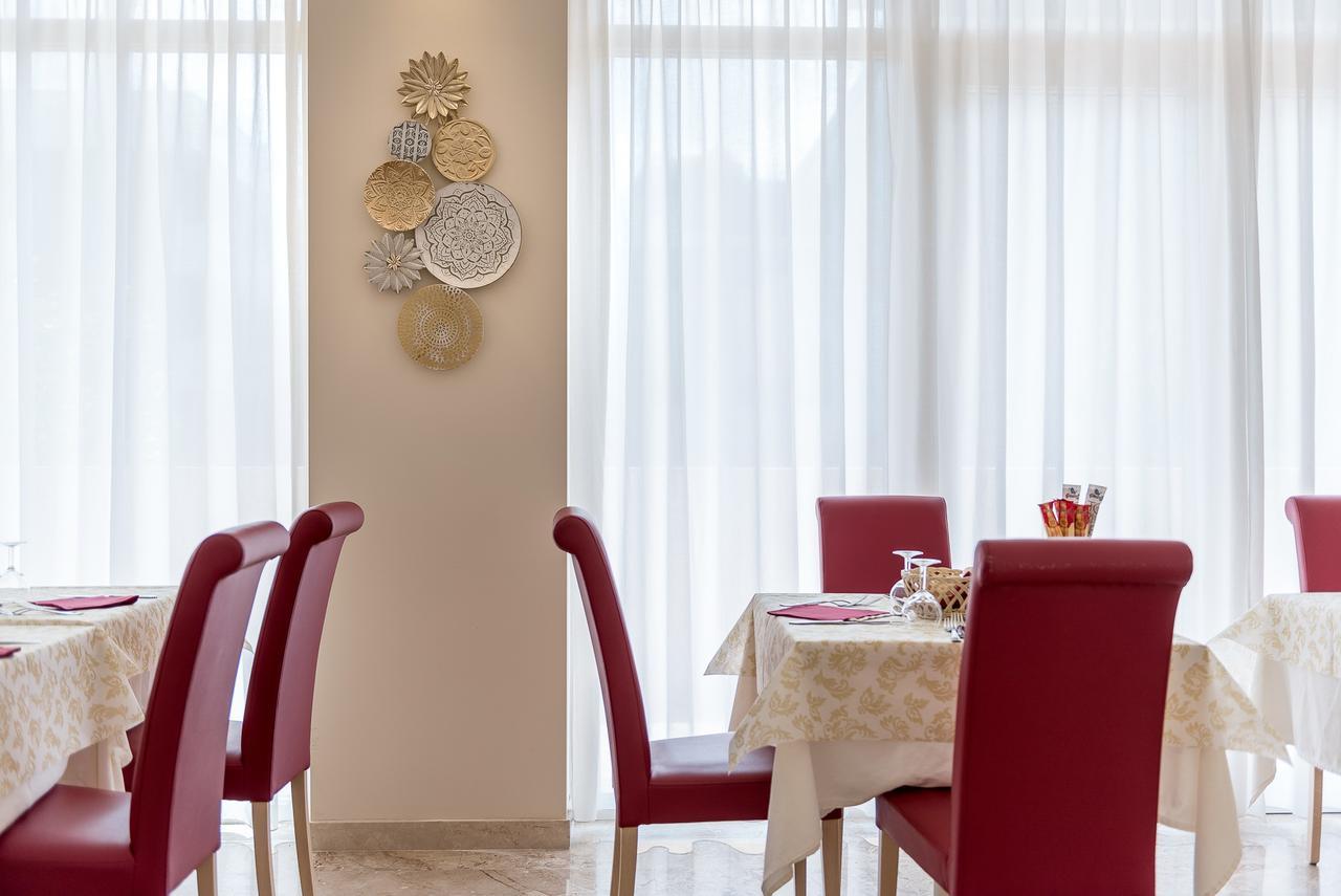 Hotel Tiffany Rimini Extérieur photo